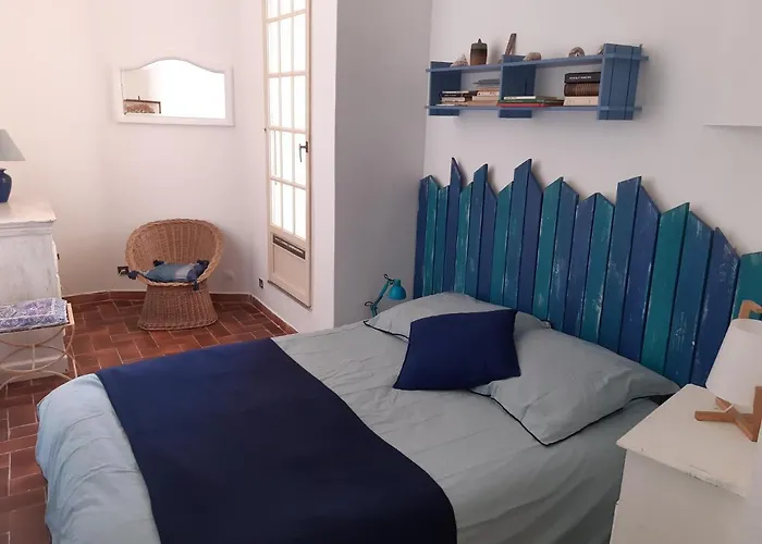 T2 Renove 100m Avec Privatif Entre Calvi Et Ile Rousse Lumio (Corsica)
